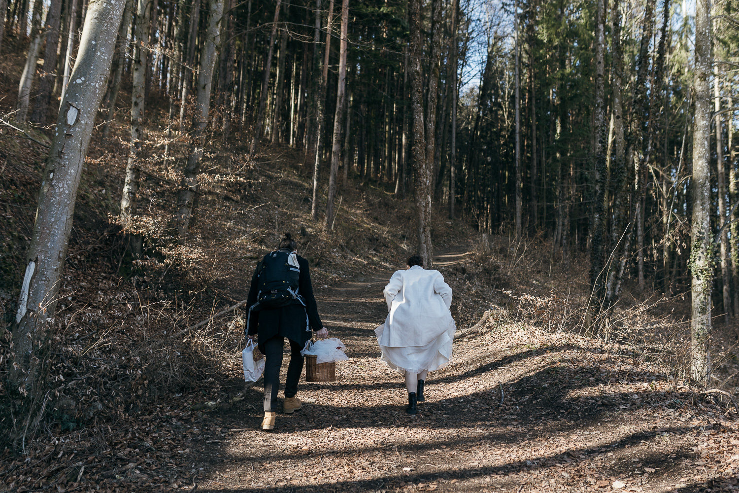 Heiraten zu zweit, auf dem Weg zur Trauung