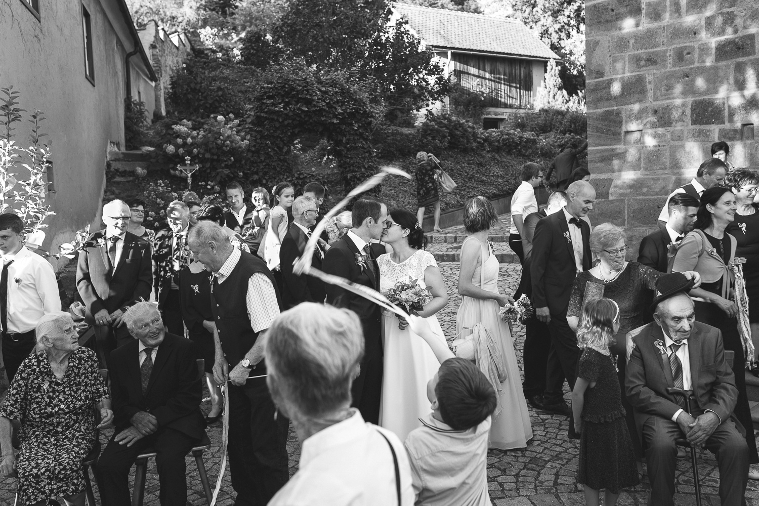 Gruppenfoto Hochzeit Riegersburg in Schwarz-Weiß