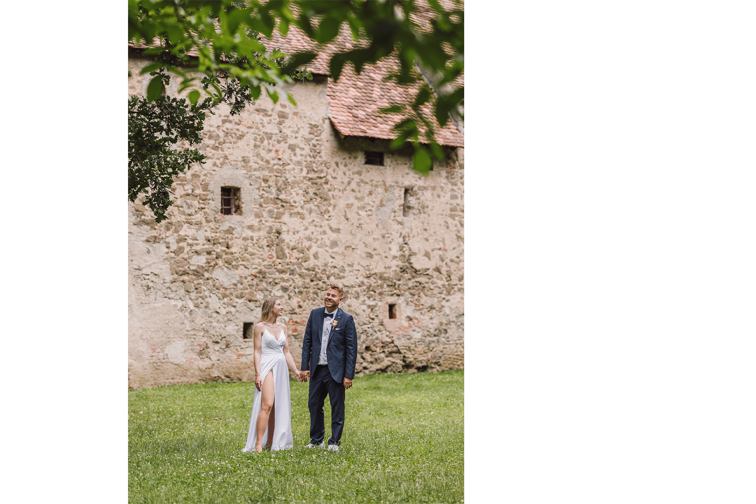 Brautpaar im Park, Fotograf für Hochzeiten in der Steiermark