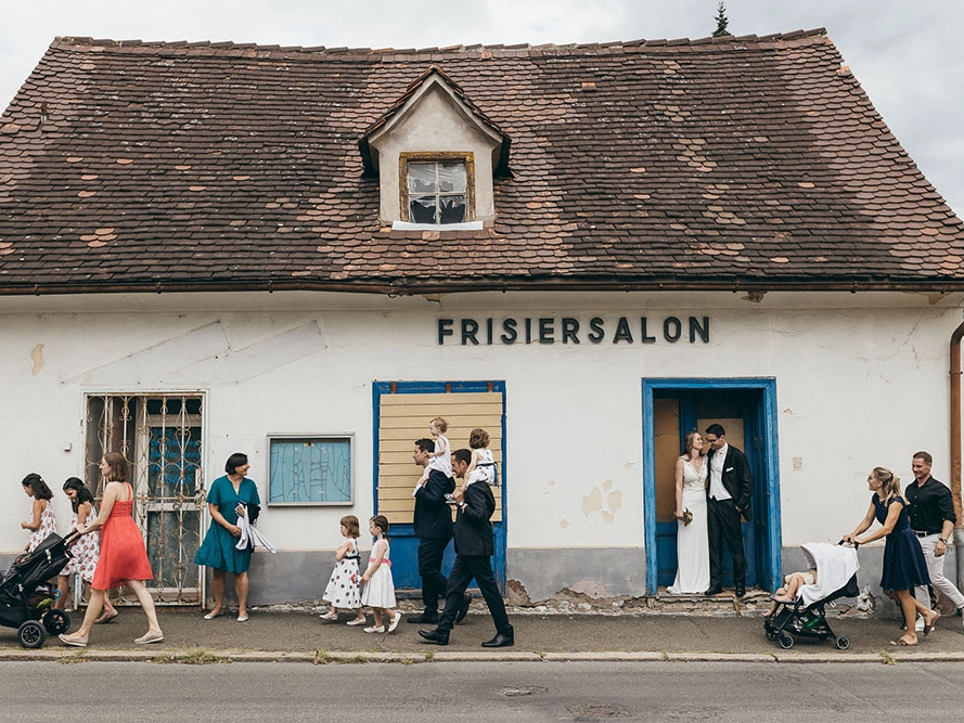 authentische-hochzeitsreportage-echte-momente-hochzeit-fotograf-leoben-steiermark-a-wild-emotion-mobil-2026 Echte Hochzeitsreportagen, authentische Hochzeitsmomente – lässige Hochzeit im steirischen Leoben